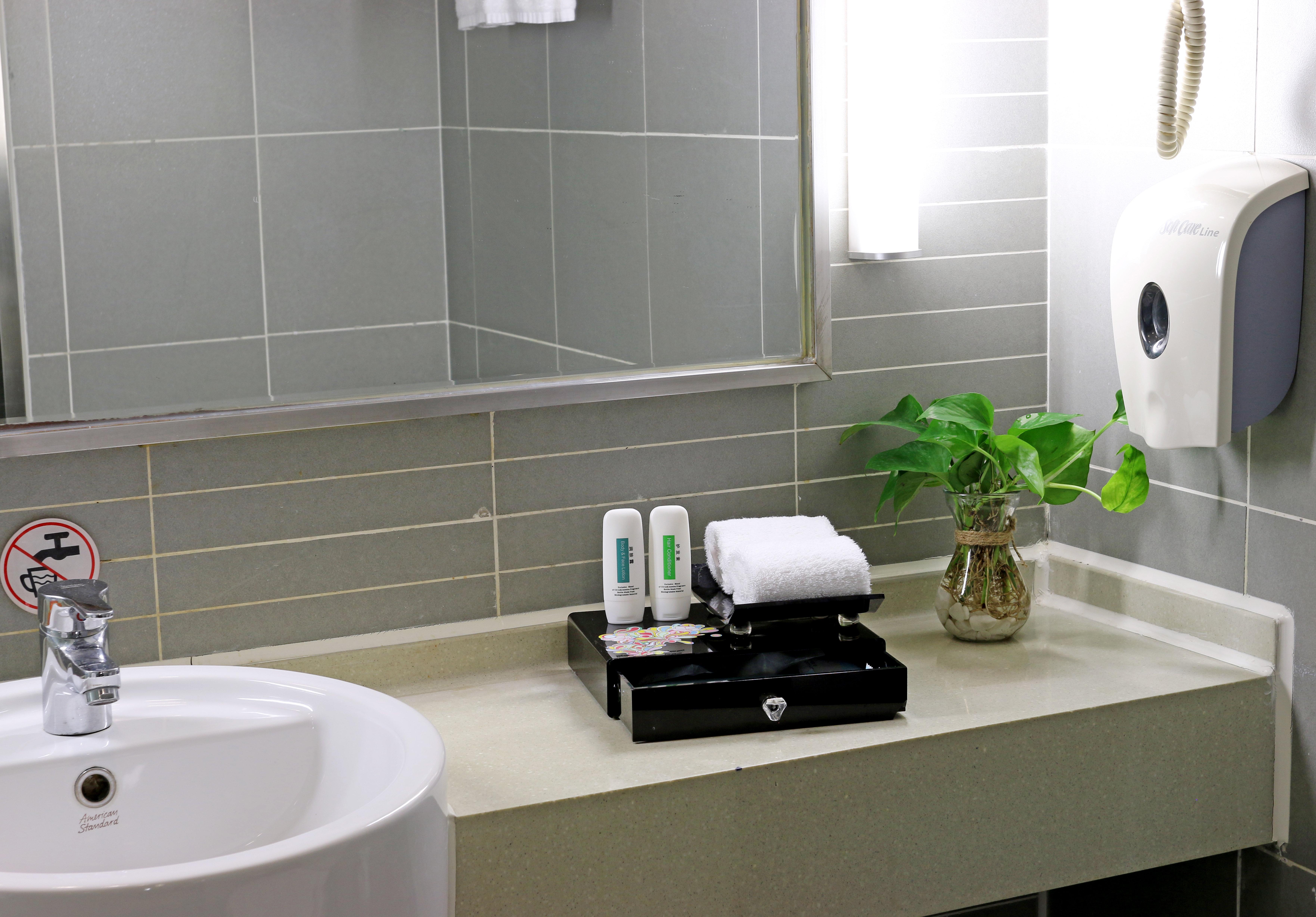 Holiday Inn Express Chengdu Wuhou By Ihg-Wuhou Temple And Jinli Bagian luar foto