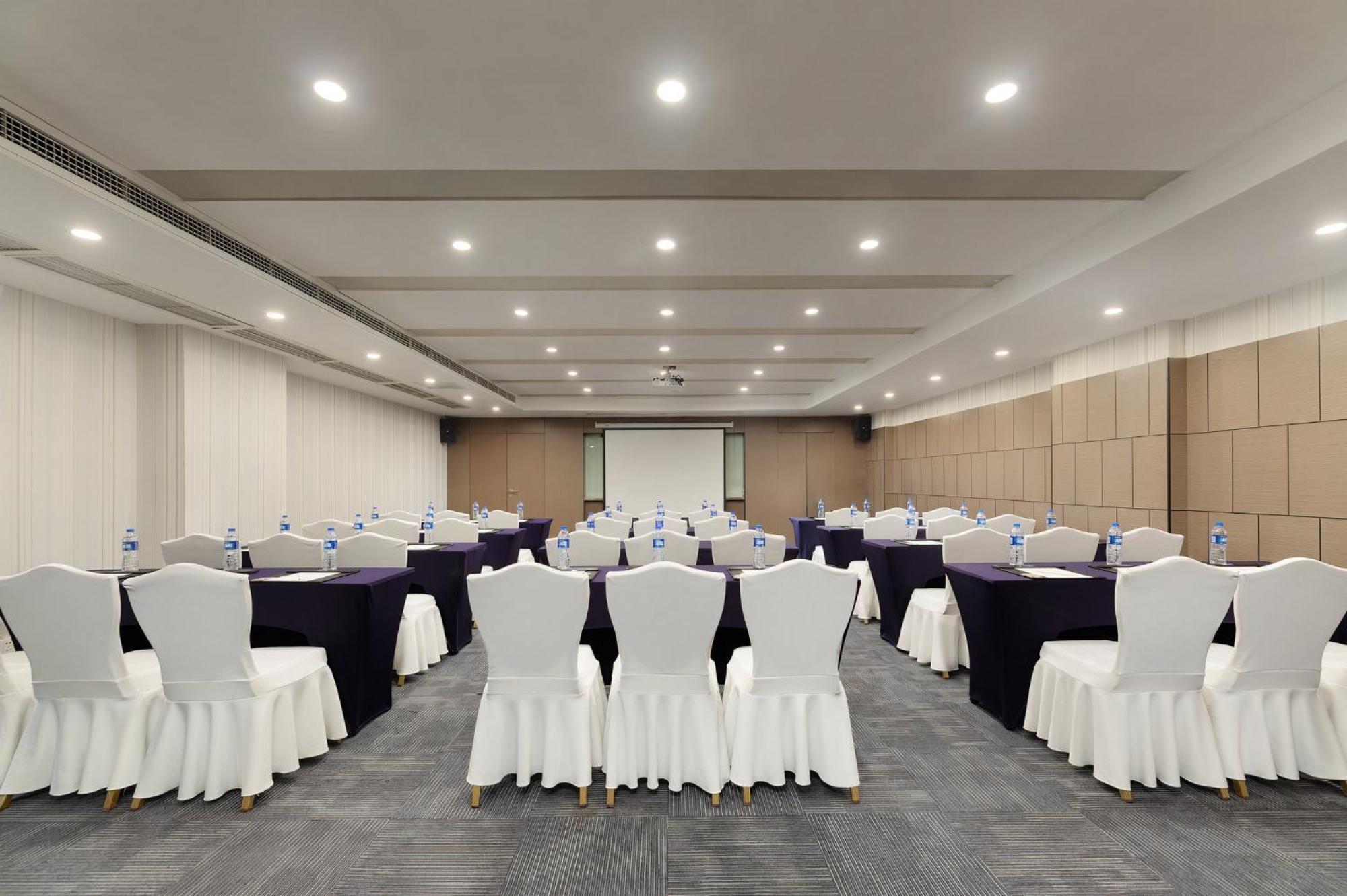 Holiday Inn Express Chengdu Wuhou By Ihg-Wuhou Temple And Jinli Bagian luar foto
