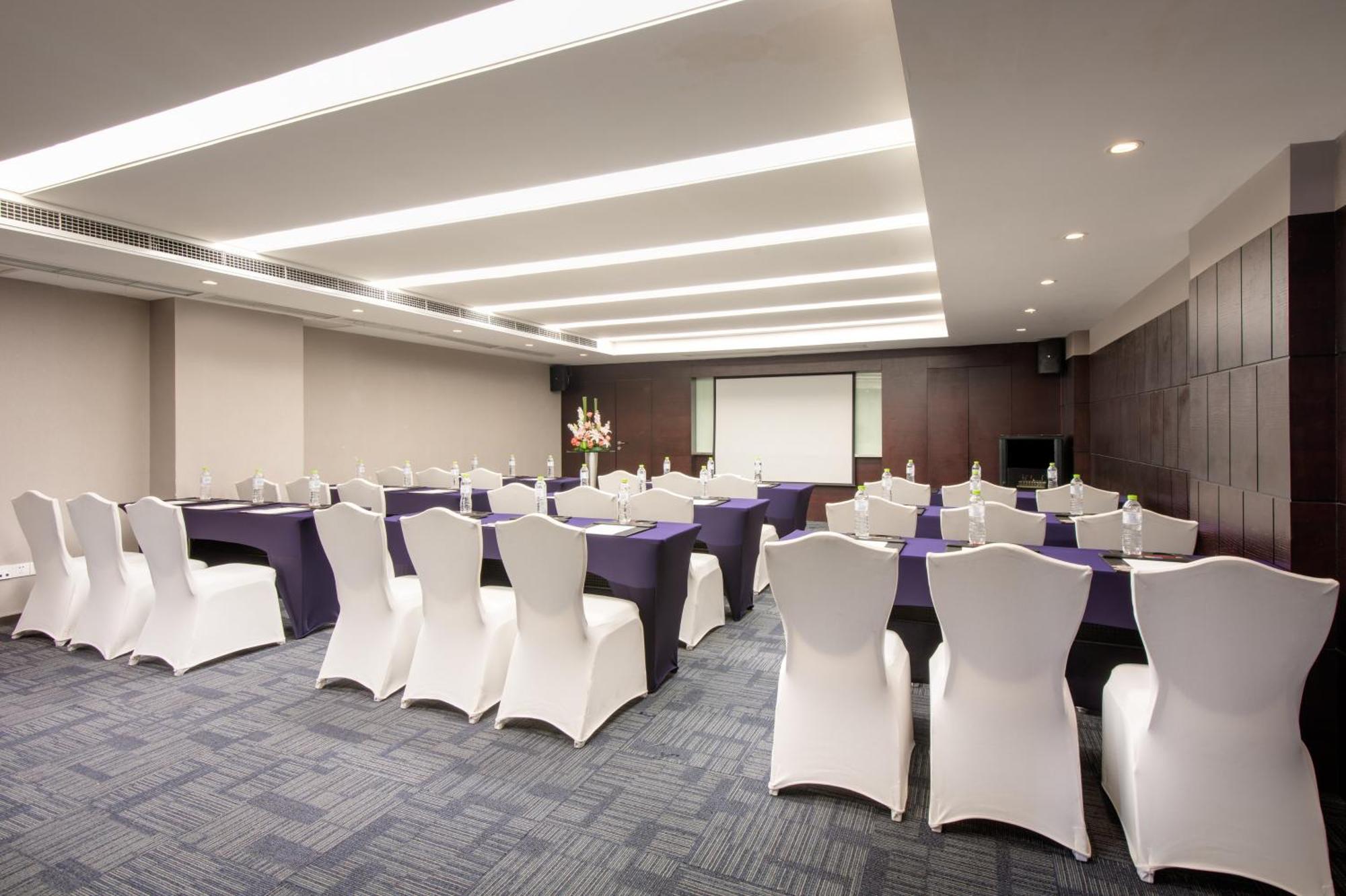 Holiday Inn Express Chengdu Wuhou By Ihg-Wuhou Temple And Jinli Bagian luar foto