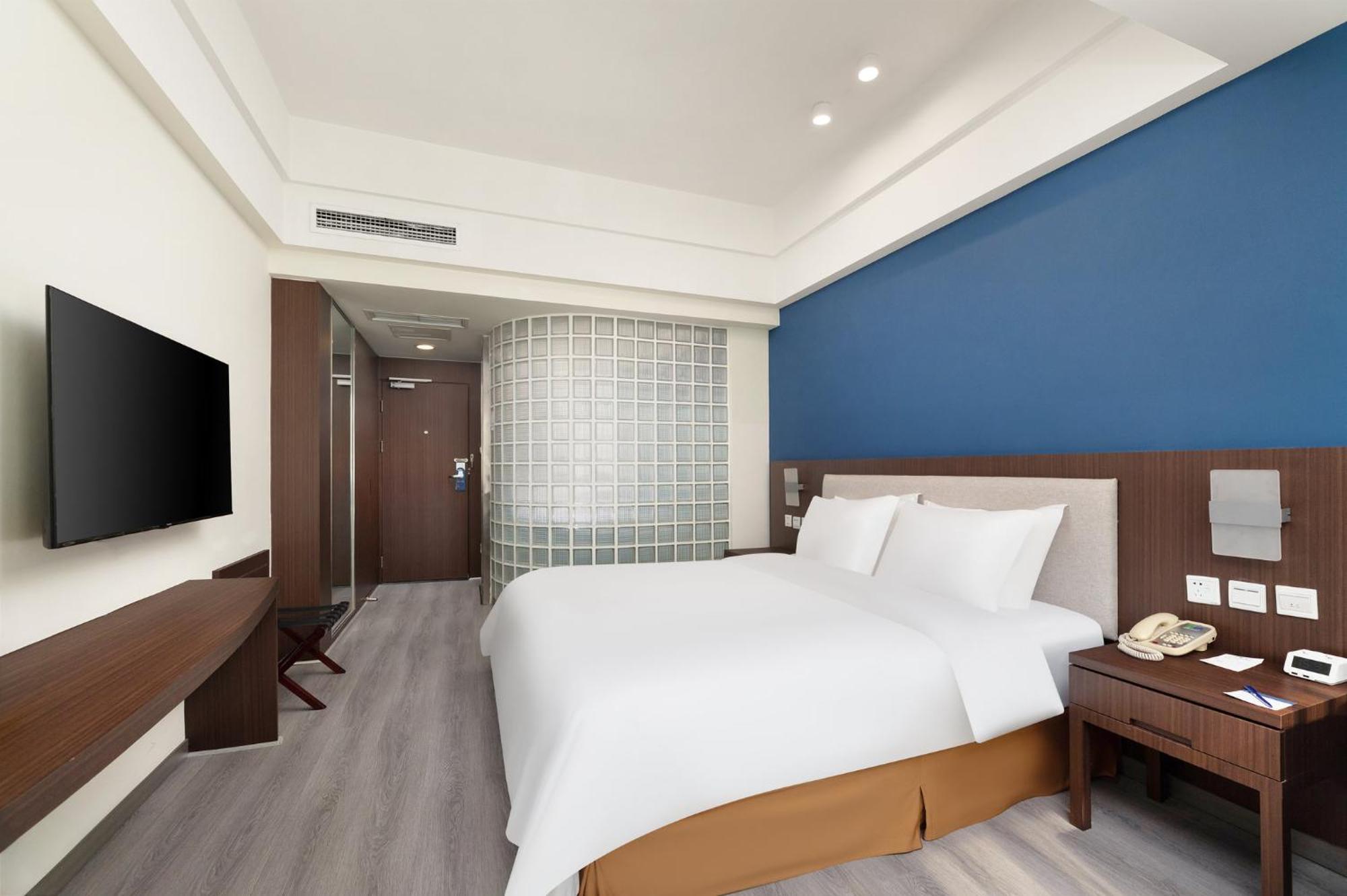 Holiday Inn Express Chengdu Wuhou By Ihg-Wuhou Temple And Jinli Bagian luar foto