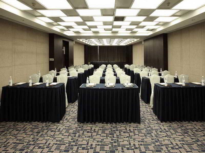Holiday Inn Express Chengdu Wuhou By Ihg-Wuhou Temple And Jinli Bagian luar foto
